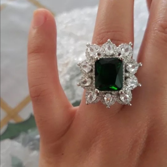 New 925 Silver 15 CT Zircon Ring - Picture 6 of 8